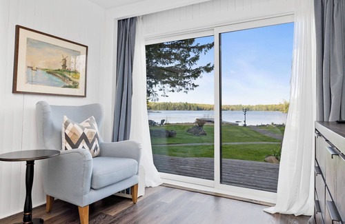 Bracebridge House | LakeHouse of The Rising Sun