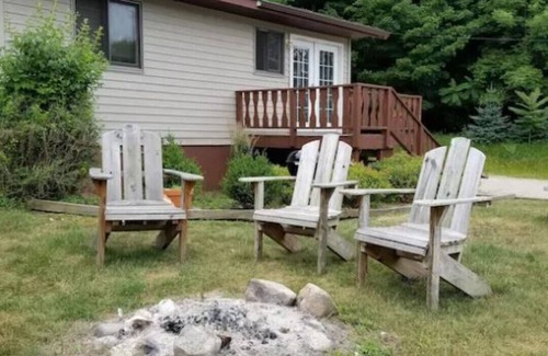 Ludington Cottage | Lakelure Cottages - Bluegill