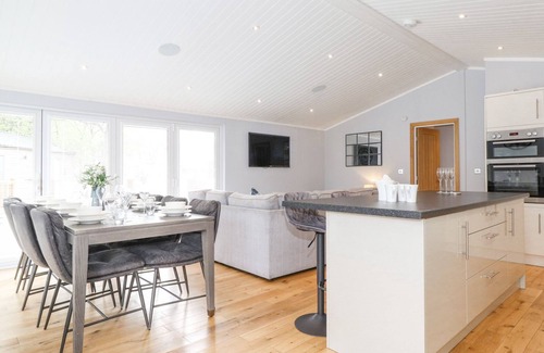 Troutbeck Bridge Cottage | LAKES LODGE, family friendly, with hot tub in Windermere