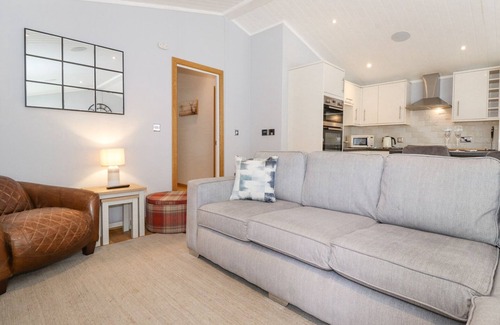 Troutbeck Bridge Cottage | LAKES LODGE, family friendly, with hot tub in Windermere