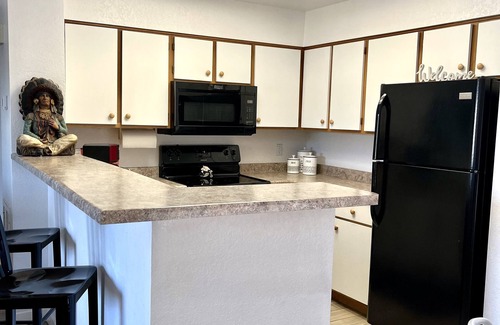 Lake Havasu City Condo | Lakeshore Village “Classic Condo” 2 patios Prime Location