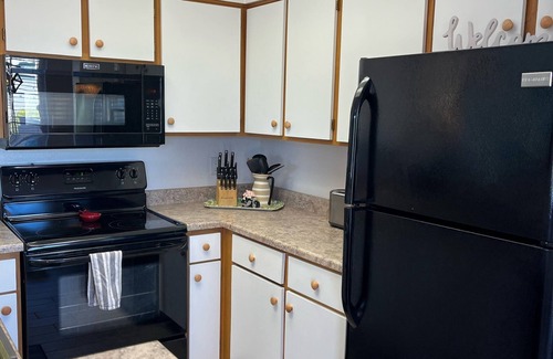 Lake Havasu City Condo | Lakeshore Village “Classic Condo” 2 patios Prime Location