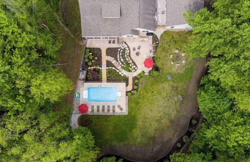 Fennville House | Lakeshore Woods Escape