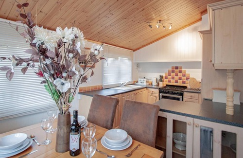 Troutbeck Bridge Cabin | Lakeside 1 Lodge - a holiday lodge that sleeps 4 guests in 2 bedrooms