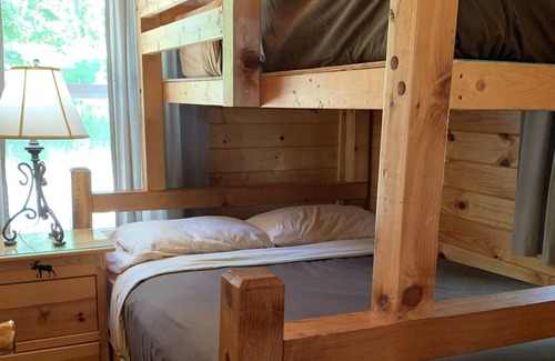 Ely Resort | Lakeside 2-bedroom cabin - 10 minutes to Ely - right across from famous BWCAW