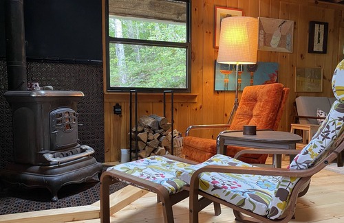 Boothbay Harbor Cabin | Lakeside 3 bedroom cottage in Boothbay Harbor