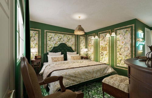Northville Cabin | Lakeside - Art Deco Unique Motel Room Close to Great Hiking Trails