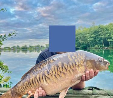 Tattershall Resort | Lakeside Bliss with Fishing Peg and Hot Tub
