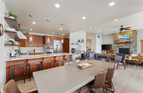 Chelan House | Lakeside Bluff at Chelan Lookout Vacation Rentals
