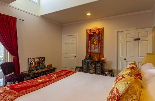Descanso Resort | Lakeside California Jewel 10 Bedroom Luxury Spa Retreat