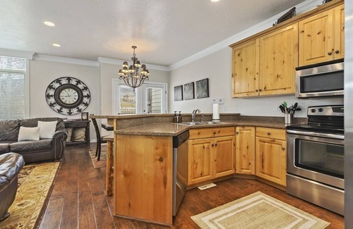 Ogden Condo | Lakeside Condo near Pineview Reservoir and Snowbasin Resort. LS14
