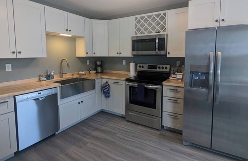 Lakeside - Lester Park Apartment | Lakeside Condo | Three Seasons Patio