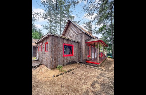 Inlet Cottage | Lakeside Cottage at The Birches on 4th Lake Inlet