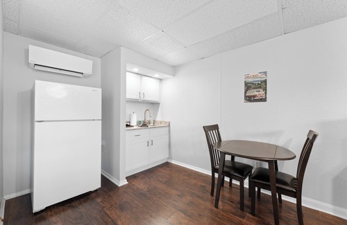 Indian Point Condo | Lakeside Escape: Your Perfect Getaway!
