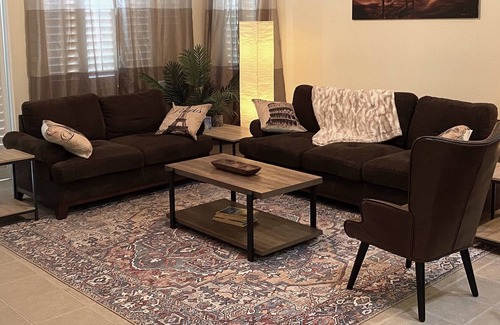 Westlake House | Lakeside Executive Oasis for the Weary Road Warrior
