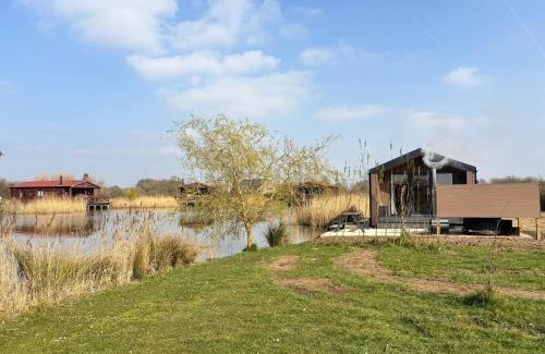 Boston House | Lakeside Fishing Pods