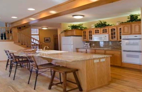 The Galena Territory House | Lakeside is a spacious, flowing home located on the north shores of Lake Galena