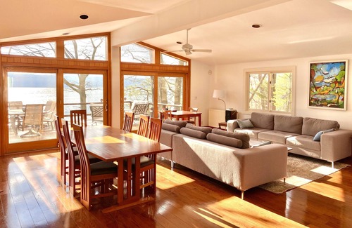 Burdett House | LAKESIDE LANDING - A STUNNING LAKE HOME IN THE WOODS, PERFECT FOR GATHERINGS