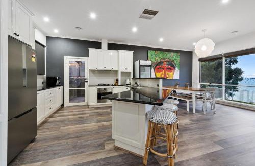 Yarrawonga House | Lakeside Landing