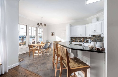 Olivia House | Lakeside Lane Retreat