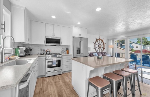 Lincoln City House | Lakeside Leisure & Devils Lake Access