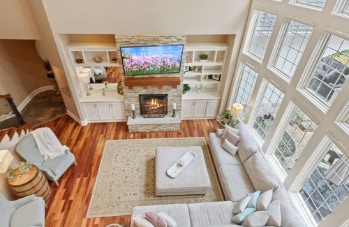 Maxwell House | Lakeside Living - Endless Paved Walking Trails
