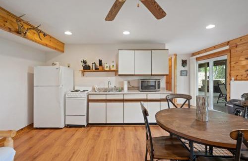 Reed City House | Lakeside Lodge Retreat