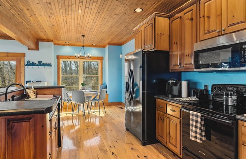 Smithville House | Lakeside Lookout on Center Hill Lake - 4 bedroom lakeside home