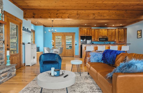 Smithville House | Lakeside Lookout on Center Hill Lake - 4 bedroom lakeside home