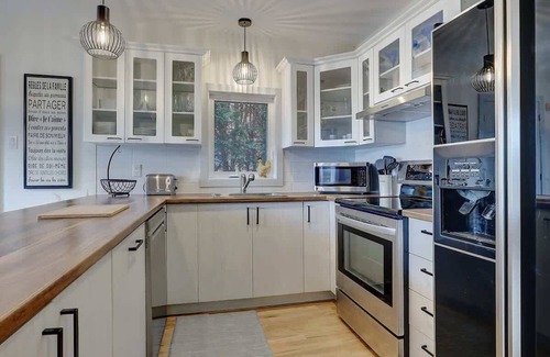 Stanstead Township Ski Chalet | Lakeside Lovering - Spa - Le Carpe Diem