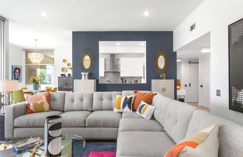 Palm Springs Condo | Lakeside Luxe: Seven Lakes Golf & Country Club stylish condo