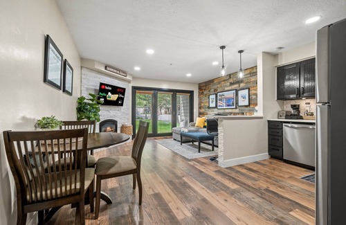 Ogden Condo | Lakeside Luxury LS3 | Pool | Hot Tub | Pickleball