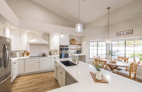 Val Vista Lakes House | Lakeside Paradise: Hot Tub, Pool, Golf & Games