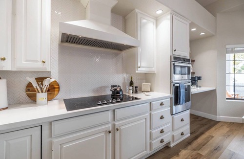 Val Vista Lakes House | Lakeside Paradise: Hot Tub, Pool, Golf & Games