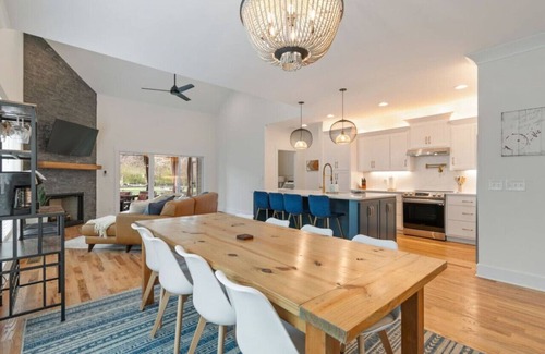Winchester Apartment | Lakeside Retreat with Golf Cart, Game Room, Fireplace, Pool