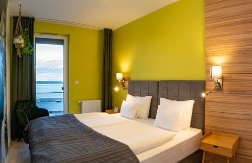 Fonyodliget Apartment | LakeSightHome