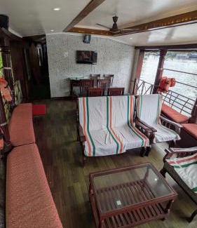 Khattalwada Boat Rental | Lakestar cruise
