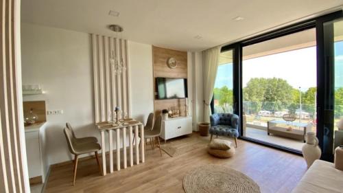 Alsóörs Apartment | Lakeview Apartman