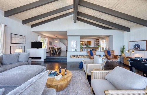 Tahoe Vista Cabin | Lakeview by AvantStay | Private Waterfront Cabin w/Hot Tub & Views