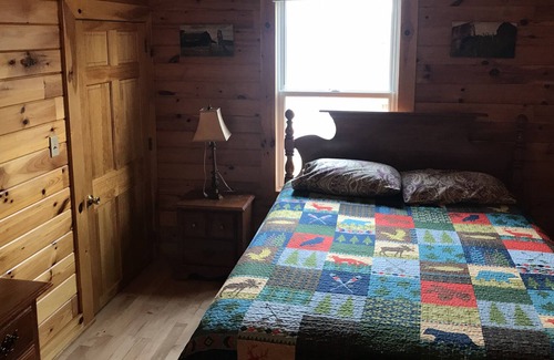 Allons Cabin | Lakeview Cabin at Marina on Dale Hollow Lake near Standing Stone State Park