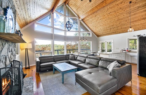 Smithville Ski Chalet | Lakeview Cedar Chalet