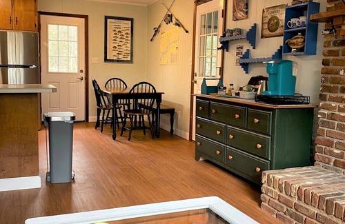 Telogia Cottage | Lakeview Cottage