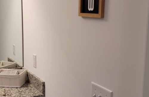 Doctors Inlet Apartment | Lakeview Escape