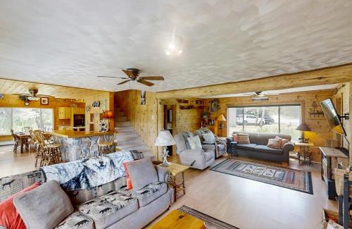 Atlanta House | Lakeview Getaway