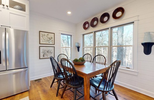 Mirror Lake Cabin | Lakeview Hideaway | Covered Front Porch with Lake View!