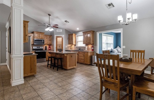 Grove House | Lakeview Home in serene setting, 3 mi to Grove! Perfect for families & fishermen