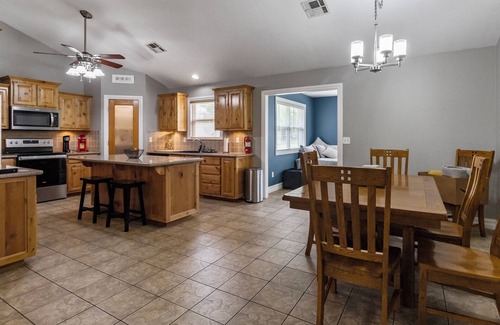 Grove House | Lakeview Home in serene setting, 3 mi to Grove! Perfect for families & fishermen