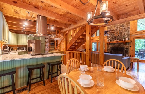 Boone Cabin | Lakeview- hot tub, pet friendly, lake views, catch and release fishing