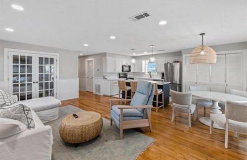 Deatonville House | Lakeview Paradise