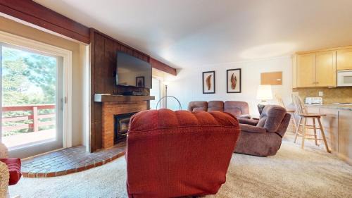 Mammoth Lakes Apartment | Lakeview Villas #27 condo
